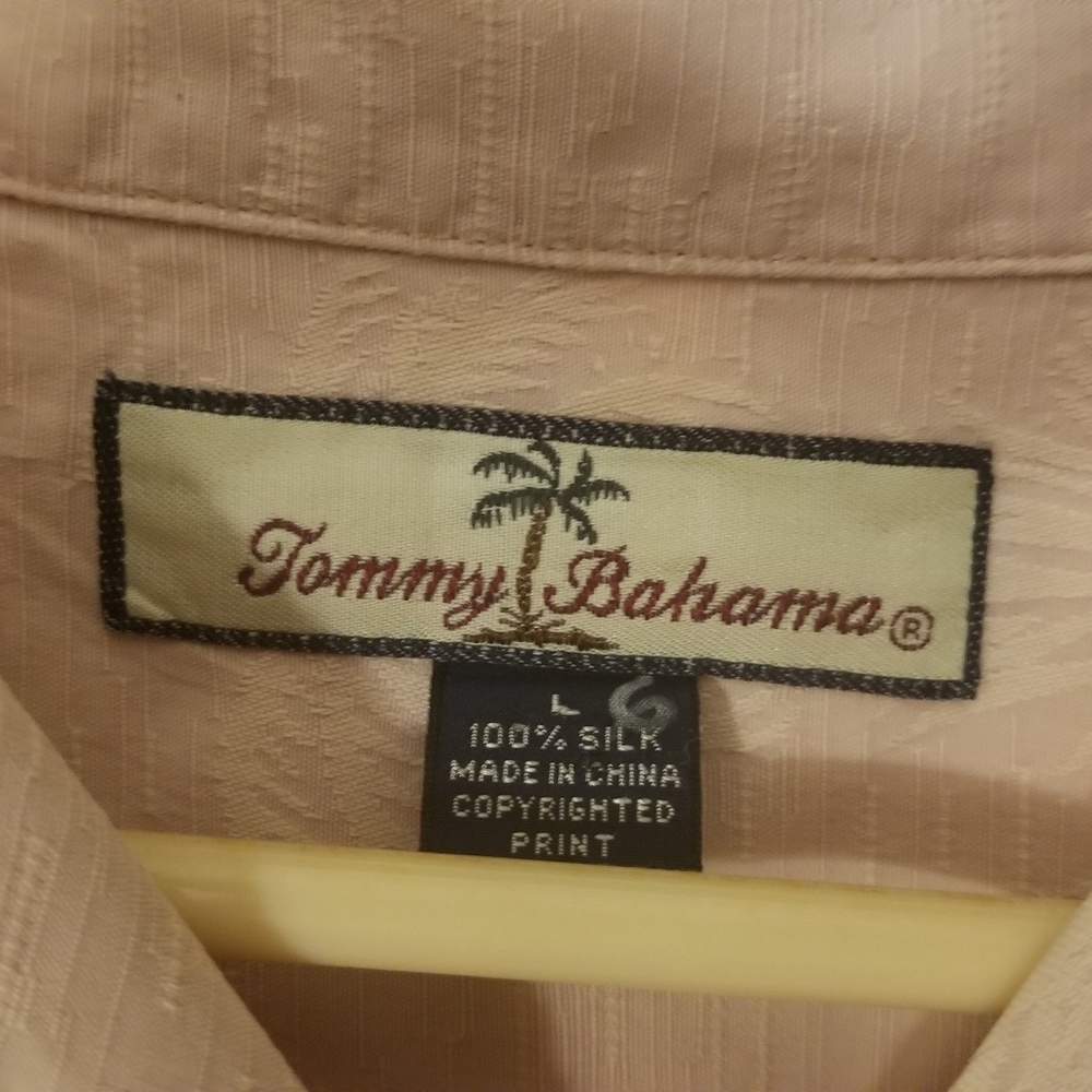 Tommy Bahama Silk shortsleeve palm trees